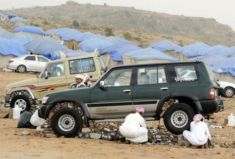  dựng bệ đá cho ôtô ở saudi arabia 