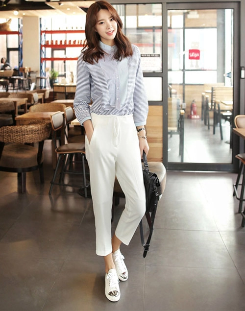 Duyên dáng cùng quần vải nơi công sở