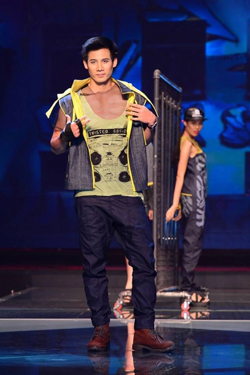 Fashion star áo mỏng gây rắc rối