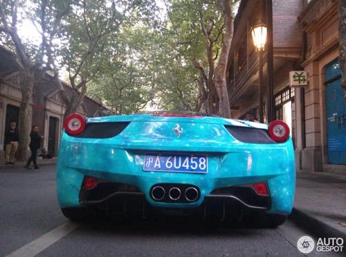 Ferrari 458 italia phủ màu độc tựa giải ngân hà