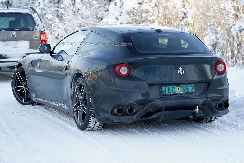 Ferrari ff bản nâng cấp lần đầu lộ diện