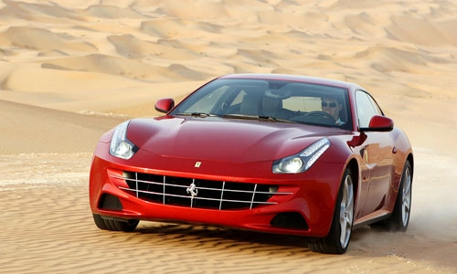  ferrari ff vẽ tranh nghệ thuật 