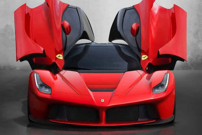 Ferrari sản xuất chiếc laferrari cuối cùng để hỗ trợ nạn nhân động đất ý