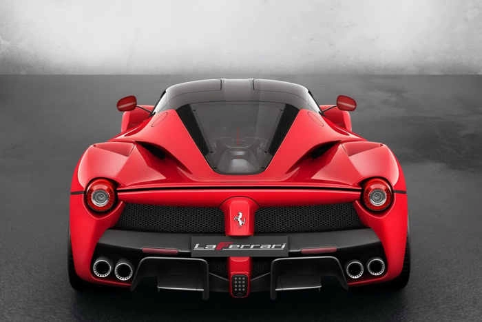 Ferrari sản xuất chiếc laferrari cuối cùng để hỗ trợ nạn nhân động đất ý