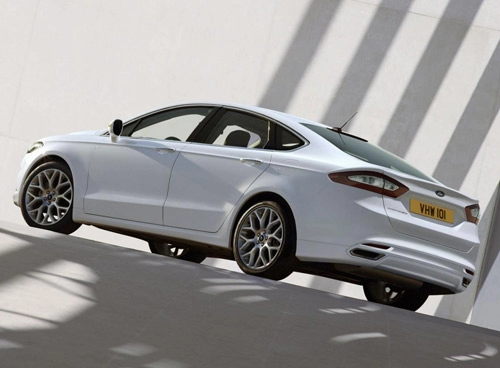 Ford công bố giá xe mondeo 2015