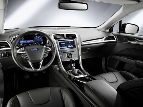 Ford công bố giá xe mondeo 2015