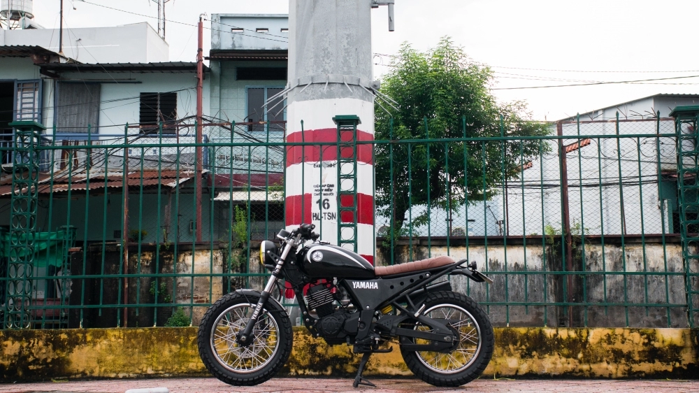 Fz150 lột xác scrambler bụi bặm