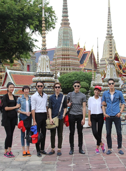 Giám khảo nam trung bênh vực gái quê nguyễn oanh