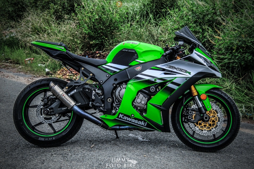 Hàng khủng zx10r phiên bản 30 năm tạo dáng tại sài gòn