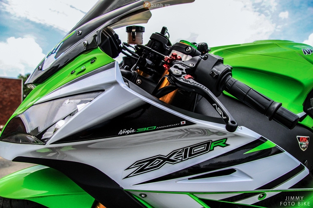 Hàng khủng zx10r phiên bản 30 năm tạo dáng tại sài gòn