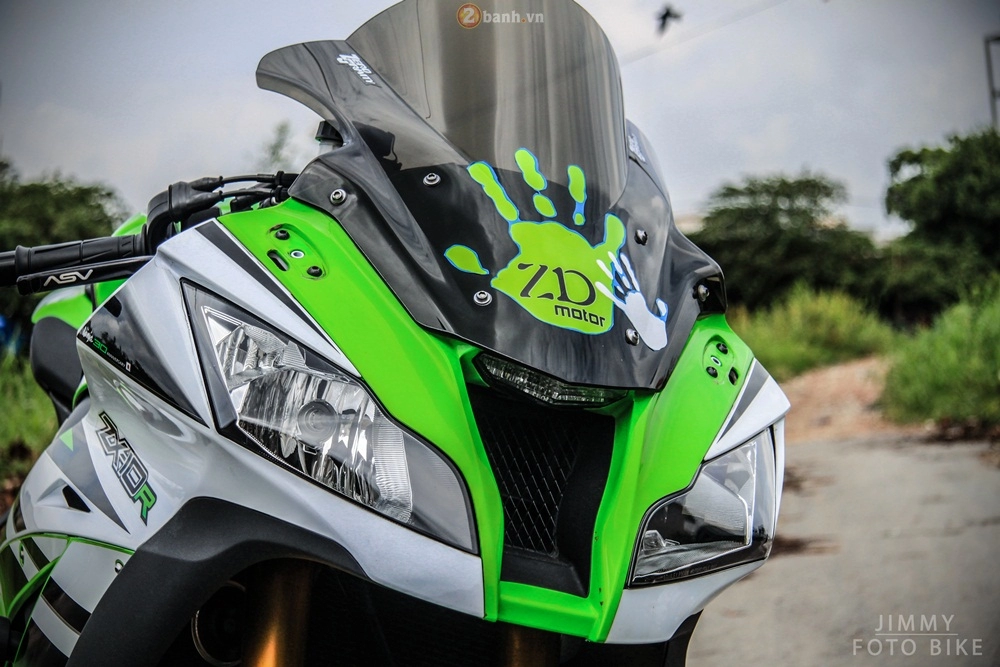 Hàng khủng zx10r phiên bản 30 năm tạo dáng tại sài gòn