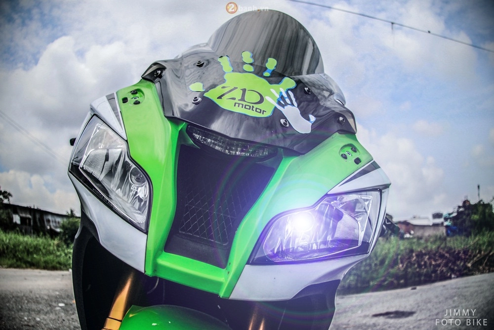 Hàng khủng zx10r phiên bản 30 năm tạo dáng tại sài gòn