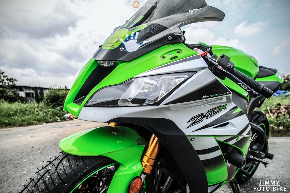 Hàng khủng zx10r phiên bản 30 năm tạo dáng tại sài gòn