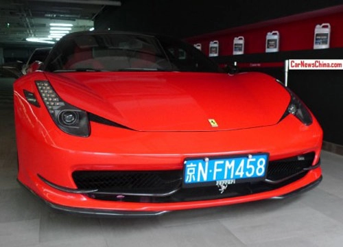 Hàng loạt siêu xe ferrari 458 italia trùng biển số