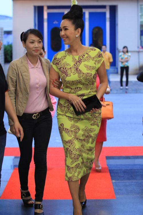 Hoa hậu thùy lâm bất ngờ tái xuất