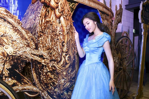 Hoa hậu triệu thị hà hóa lọ lem chạy show
