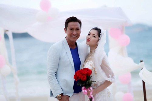 Hoa hậu triệu thị hà mặc váy cưới lộng lẫy