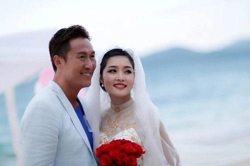 Hoa hậu triệu thị hà mặc váy cưới lộng lẫy