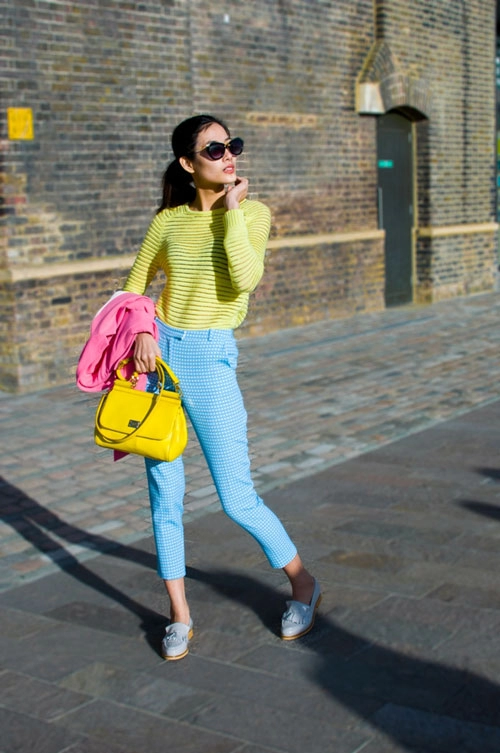 Hoàng thùy đa sắc trên phố london