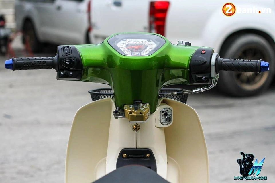 Honda cub fi độ đẹp như mơ với loạt đồ chơi hiệu