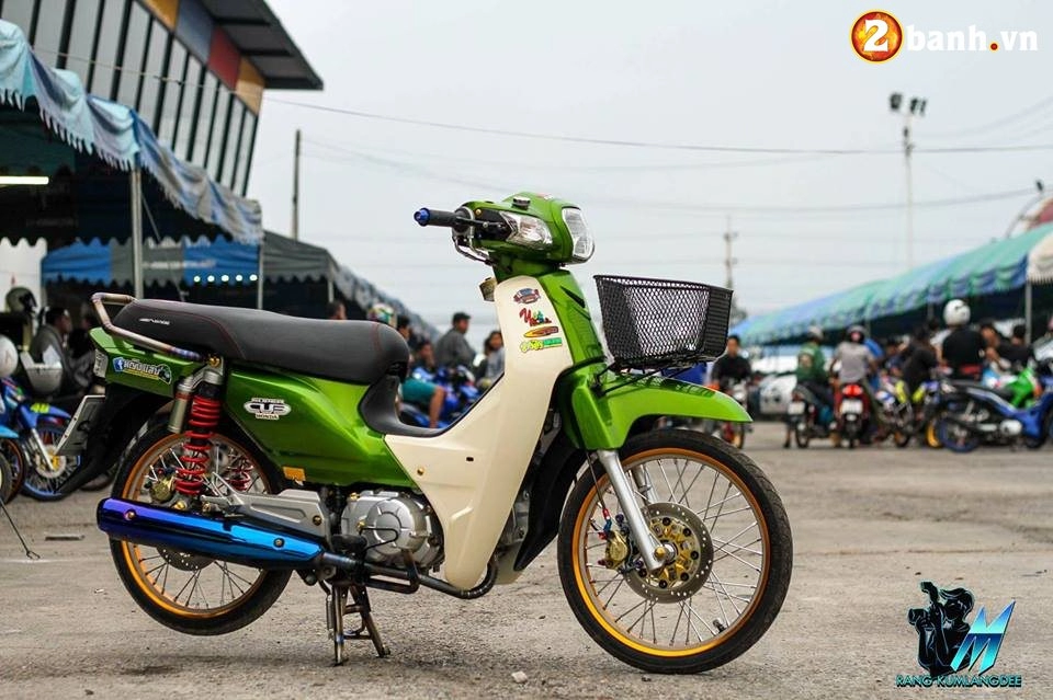 Honda cub fi độ đẹp như mơ với loạt đồ chơi hiệu