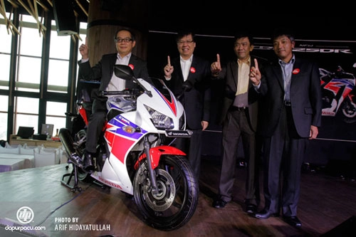 Honda ra mắt cbr250r 2014 siêu tiết kiệm nhiên liệu