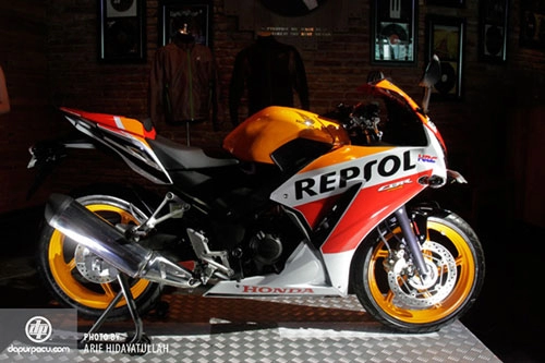 Honda ra mắt cbr250r 2014 siêu tiết kiệm nhiên liệu