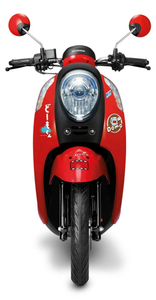 Honda scoopy i domo-kun giá 308 triệu đồng cho nữ sinh