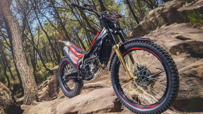 Honda tung hai mẫu xe cào cào montesa cota mới