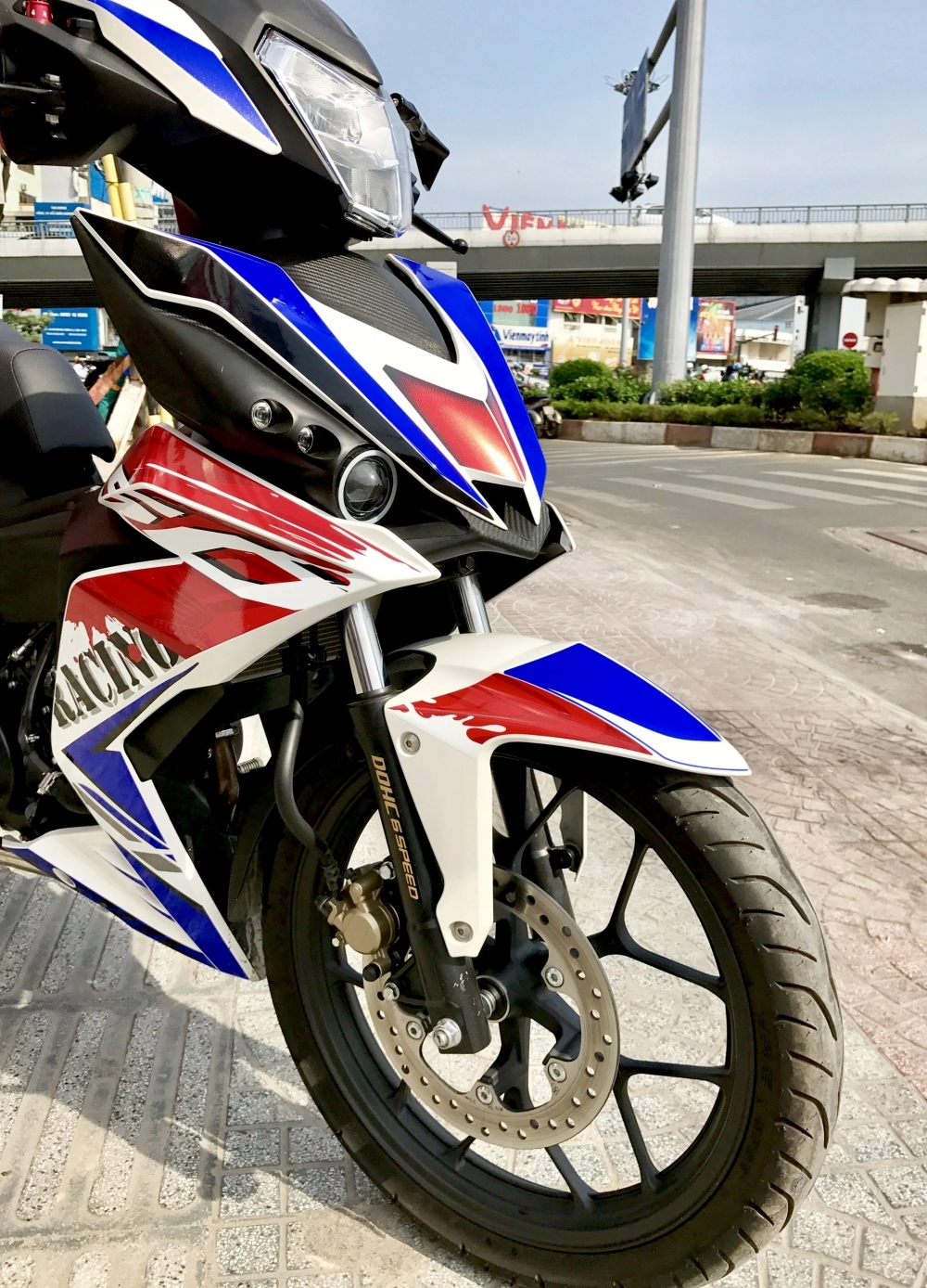 Honda winner 150 độ mang cây pô ấn tượng