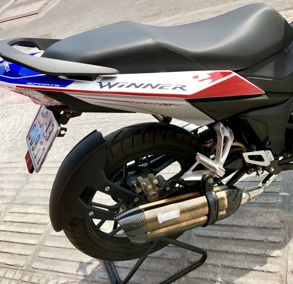 Honda winner 150 độ mang cây pô ấn tượng