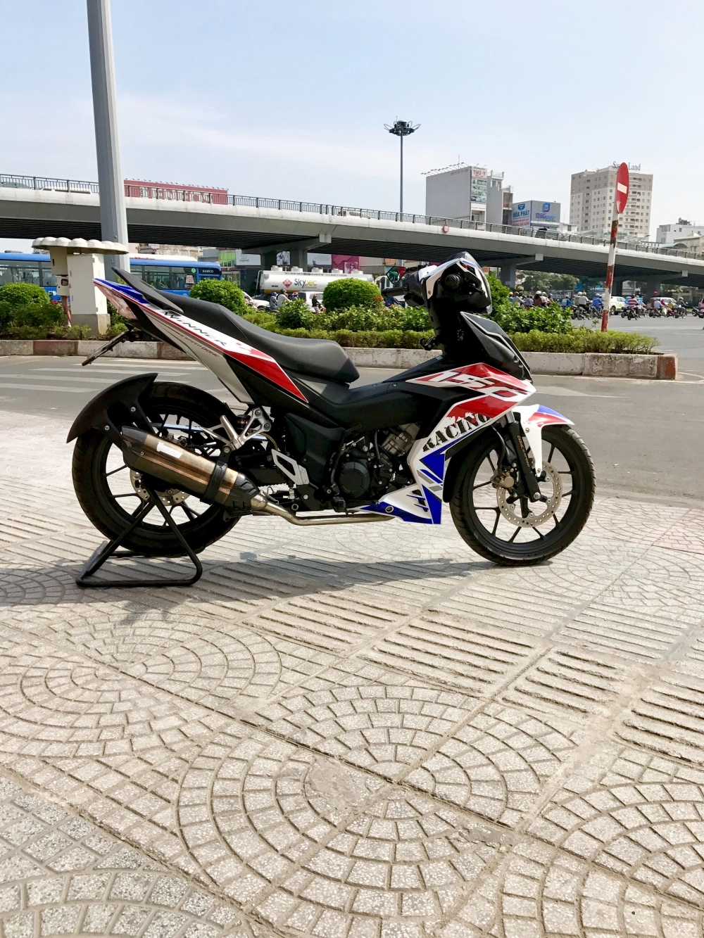 Honda winner 150 độ mang cây pô ấn tượng