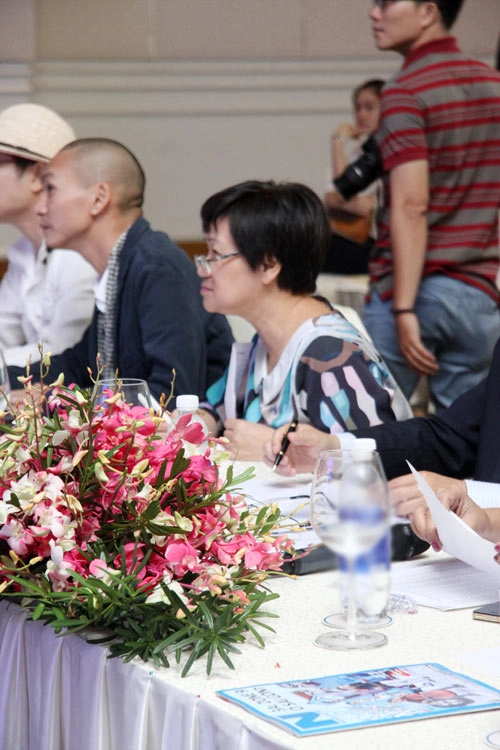 Hồng quế bị loại vì chưa xóa hình xăm