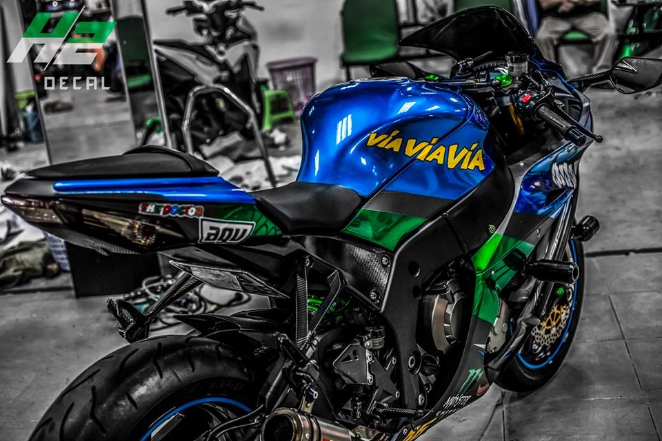 Hung thần zx10r lột xác với phong cách via via agv