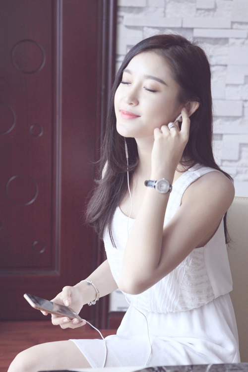 Huyền my dịu dàng dọn nhà mới ngày cuối năm
