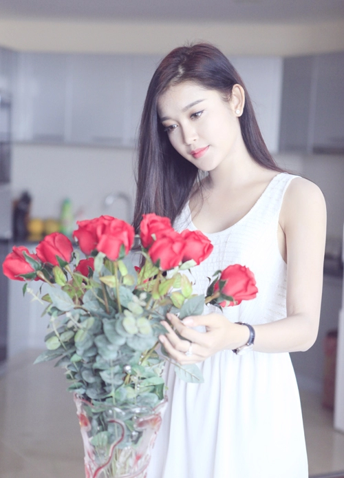 Huyền my dịu dàng dọn nhà mới ngày cuối năm