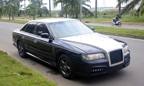  infiniti q45 độ kiểu rolls-royce trên phố sài gòn 