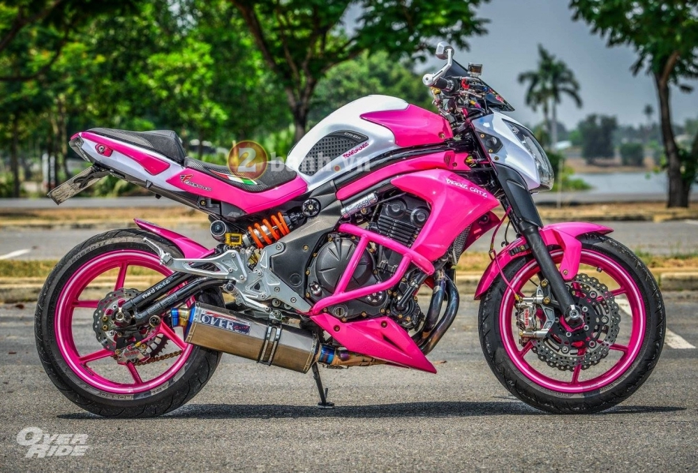 Kawasaki er-6n đầy nữ tính vởi bản độ pinky devilz