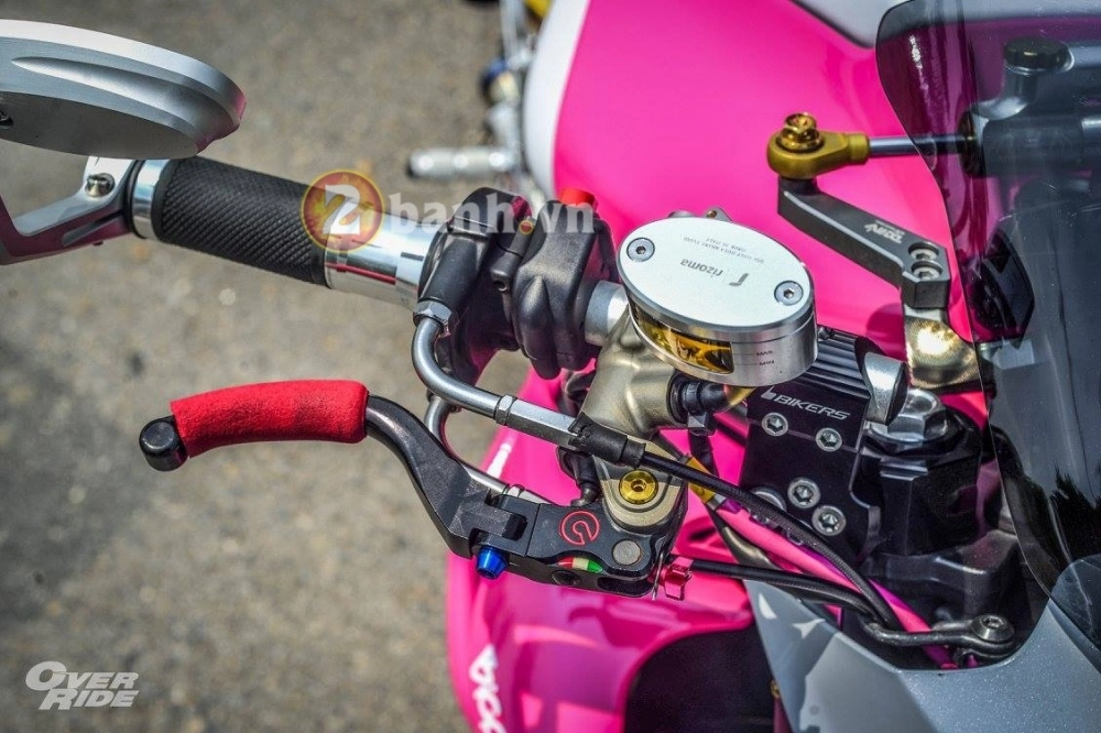 Kawasaki er-6n đầy nữ tính vởi bản độ pinky devilz