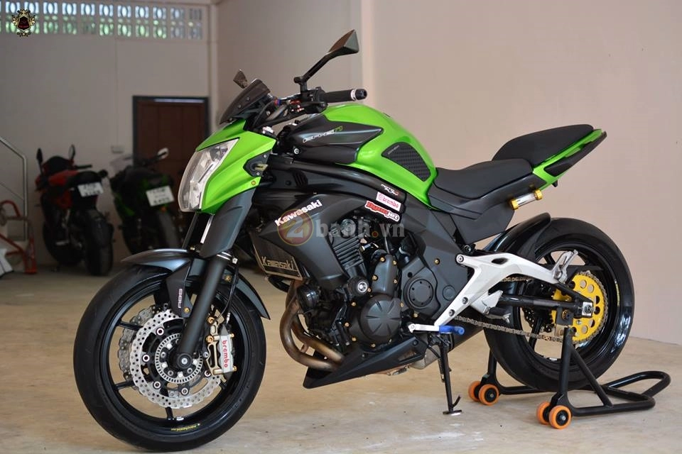 Kawasaki er-6n trong bản độ hiệu năng cao của biker thái lan