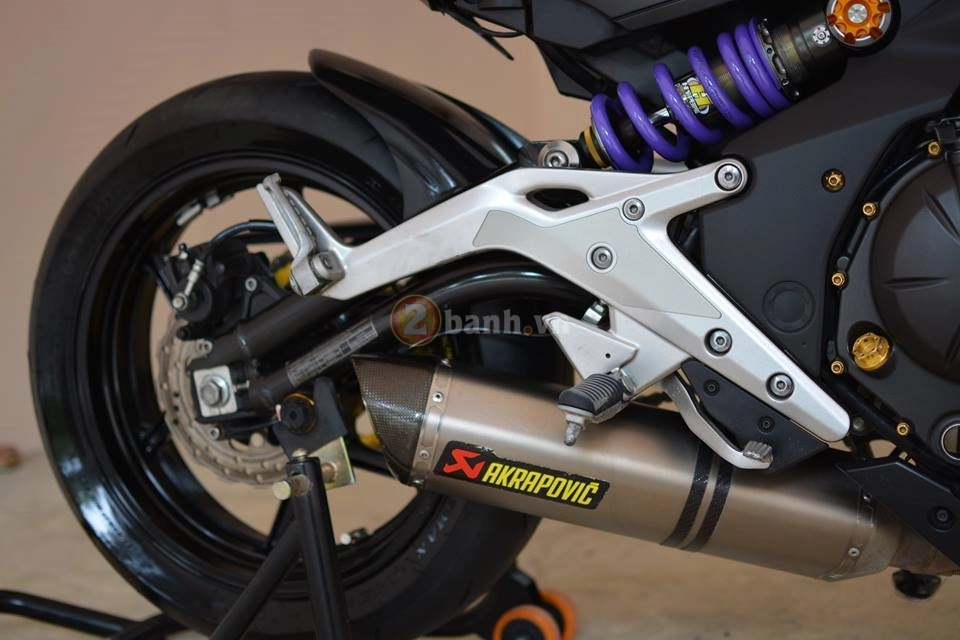 Kawasaki er-6n trong bản độ hiệu năng cao của biker thái lan