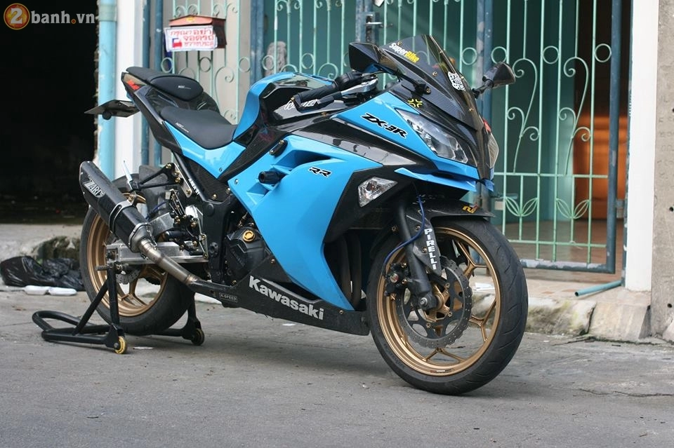 Kawasaki ninja 300 cực chất trong sắc xanh đầy nổi bật