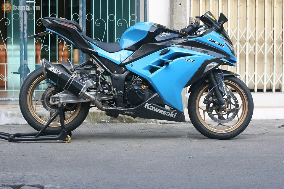 Kawasaki ninja 300 cực chất trong sắc xanh đầy nổi bật