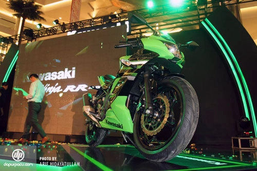  kawasaki ra mắt ninja rr mono 