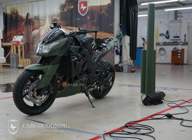 Kawasaki z1000 ấn tượng trong bộ cánh street force