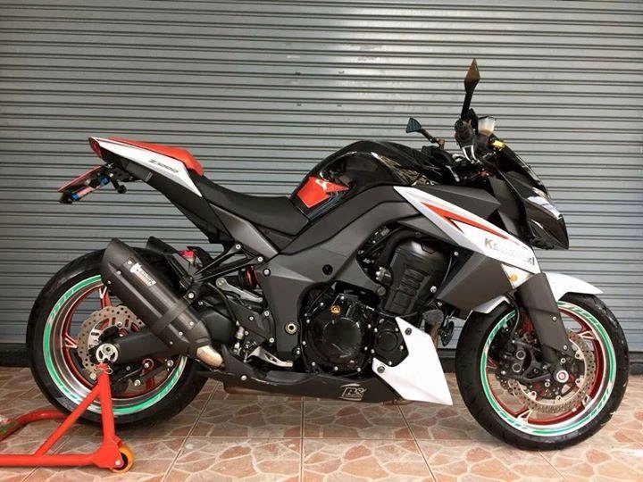 Kawasaki z1000 đời 2013 phiên bản đặc biệt độ pô mivv của người thái