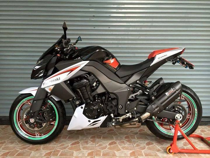 Kawasaki z1000 đời 2013 phiên bản đặc biệt độ pô mivv của người thái