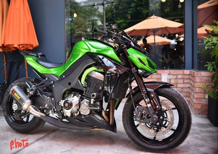 Kawasaki z1000 dọn gần full đồ chơi đầy hấp dẫn