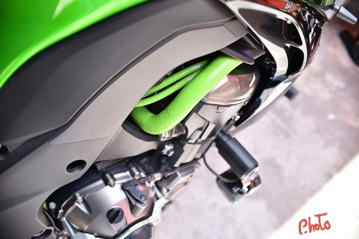 Kawasaki z1000 dọn gần full đồ chơi đầy hấp dẫn