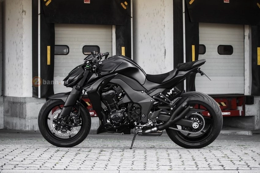 Kawasaki z1000 siêu ngầu với bản độ full black edition